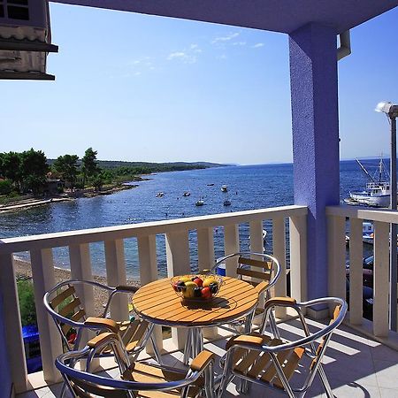 Aparthotel Marina Gromela Mirce Rum bild
