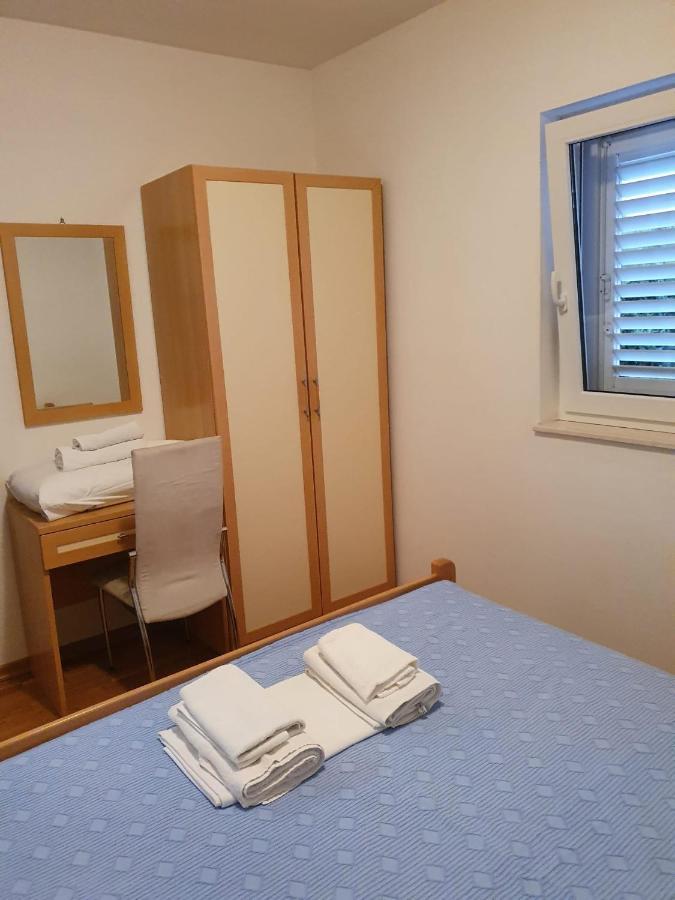 Aparthotel Marina Gromela Mirce Exteriör bild