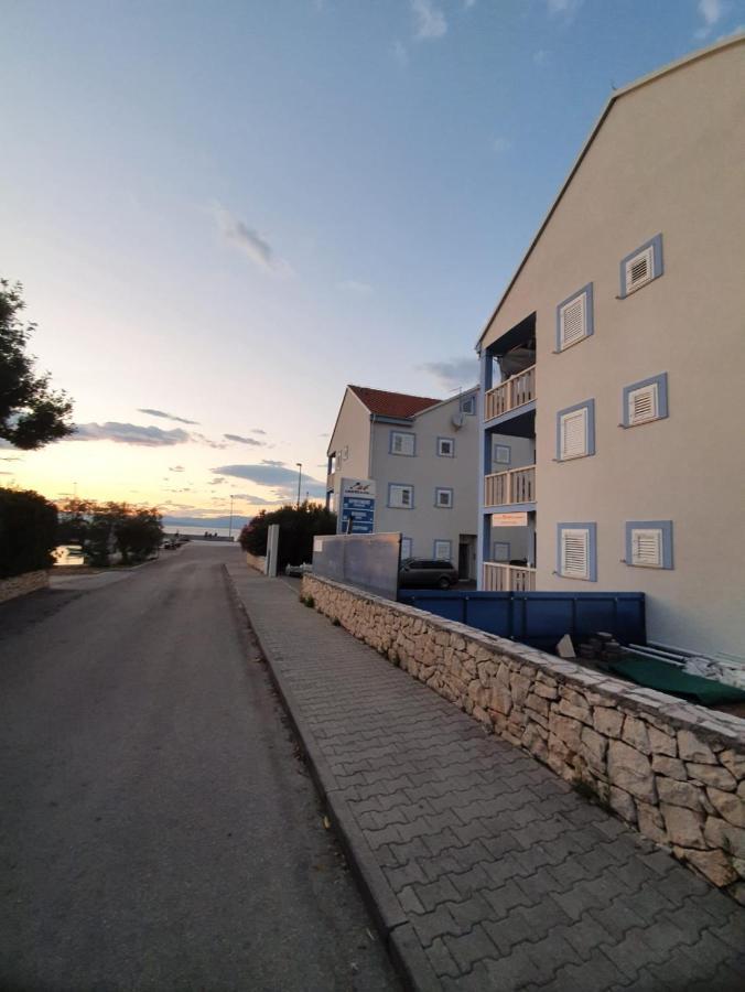 Aparthotel Marina Gromela Mirce Exteriör bild