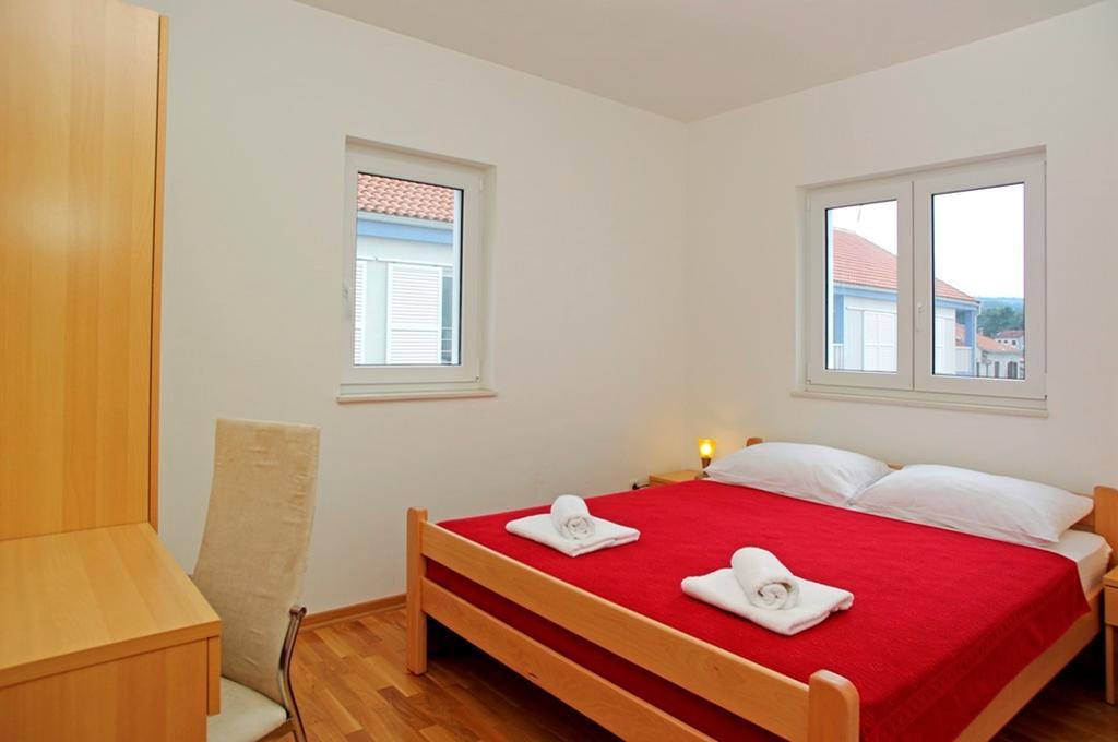 Aparthotel Marina Gromela Mirce Rum bild