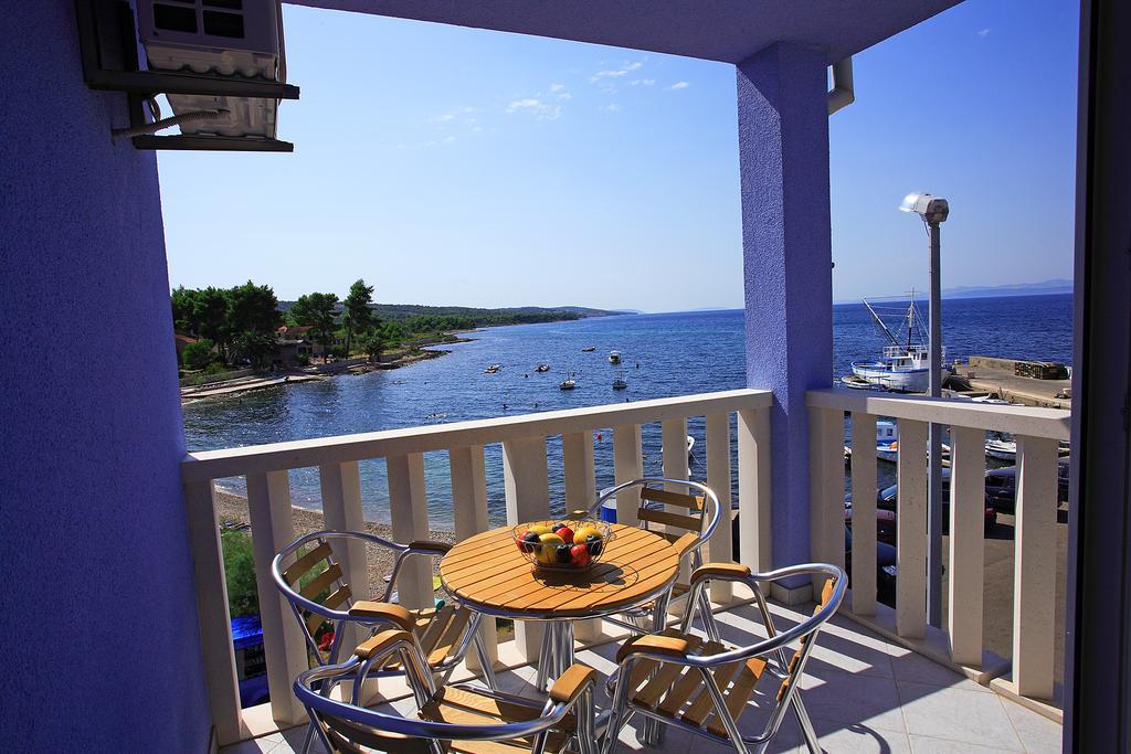 Aparthotel Marina Gromela Mirce Rum bild