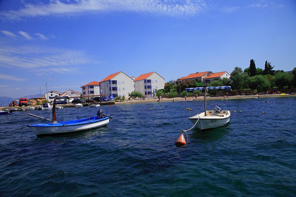 Aparthotel Marina Gromela Mirce Rum bild