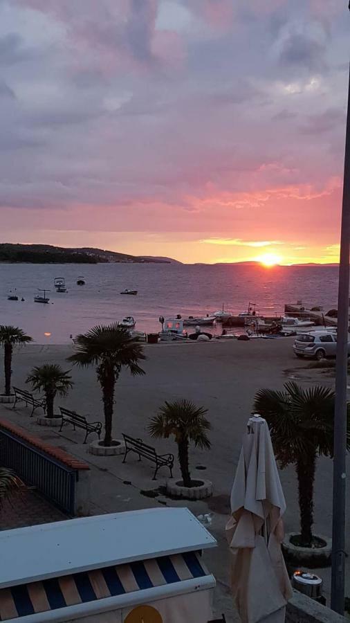 Aparthotel Marina Gromela Mirce Exteriör bild