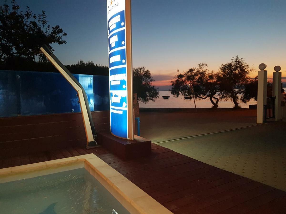 Aparthotel Marina Gromela Mirce Exteriör bild